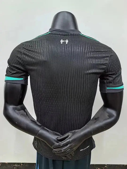 Maillot Liverpool saison 2023-2024 extérieur version player totalement noir - MaillotKing