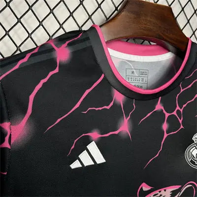 Maillot Real Madrid Noir Rose Panther 2024/25 - MaillotKing